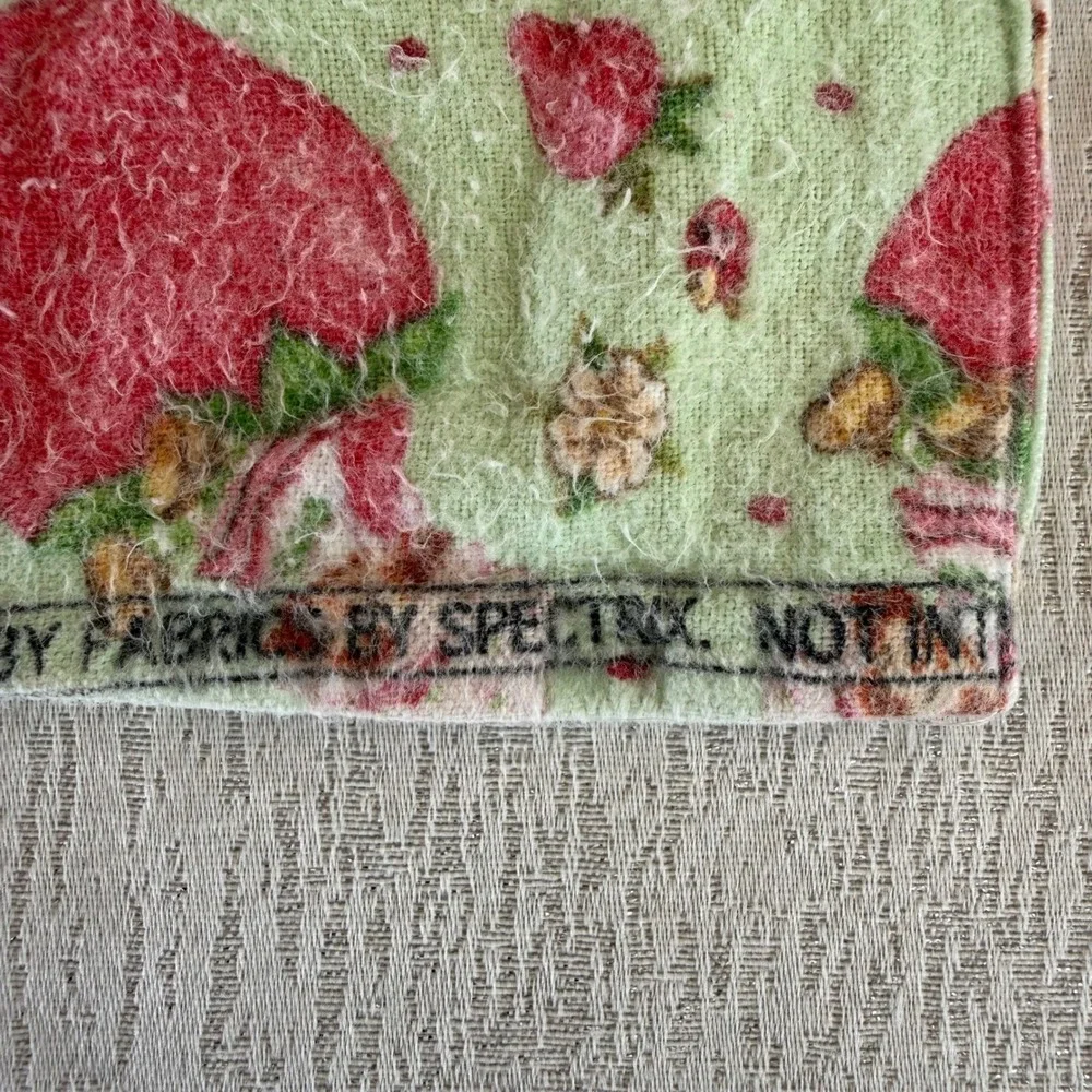 Vintage 2003 Strawberry Shortcake Green Flannel Blanket 43x32 Double Layer